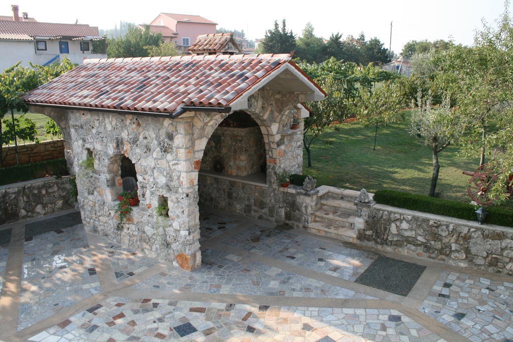 Apartment Pokrajac Ровинско село Стая снимка