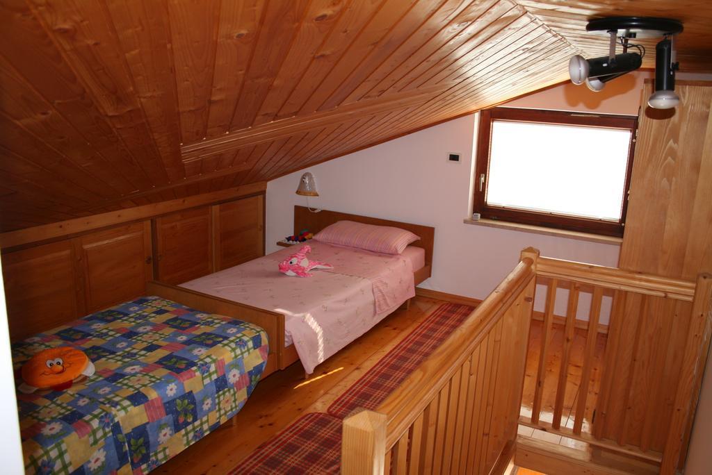 Apartment Pokrajac Ровинско село Стая снимка